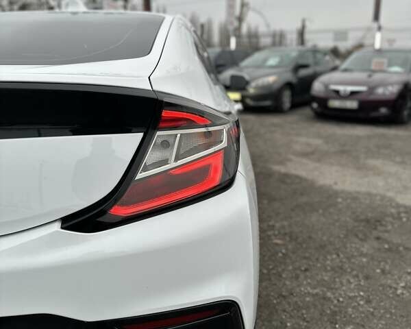 Белый Шевроле Вольт, объемом двигателя 1.49 л и пробегом 95 тыс. км за 18400 $, фото 11 на Automoto.ua