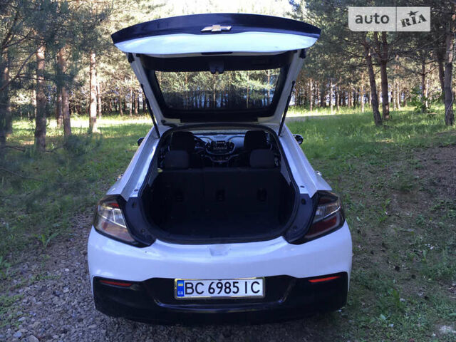 Белый Шевроле Вольт, объемом двигателя 1.49 л и пробегом 80 тыс. км за 14900 $, фото 45 на Automoto.ua