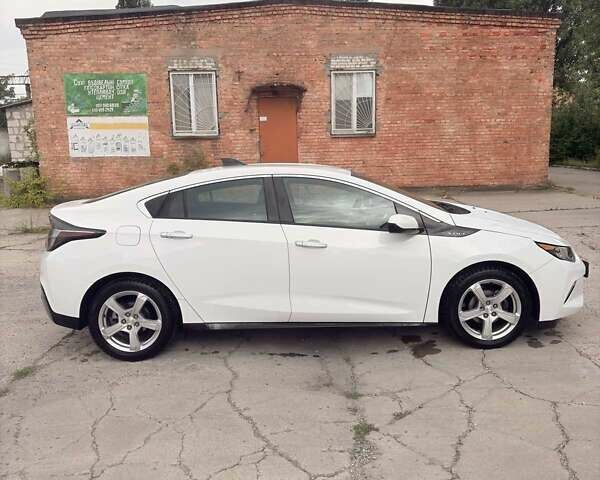 Білий Шевроле Вольт, об'ємом двигуна 1.5 л та пробігом 95 тис. км за 17500 $, фото 3 на Automoto.ua