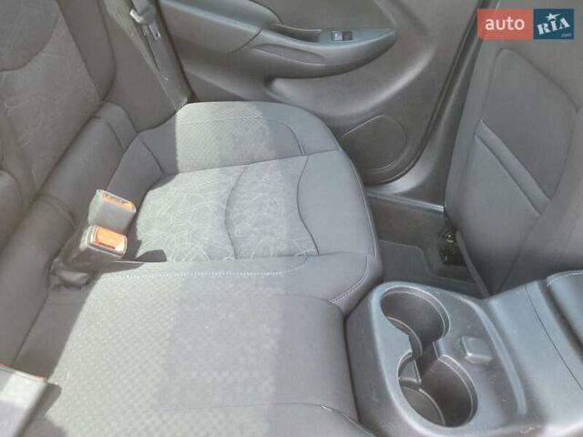 Белый Шевроле Вольт, объемом двигателя 1.49 л и пробегом 139 тыс. км за 15300 $, фото 5 на Automoto.ua