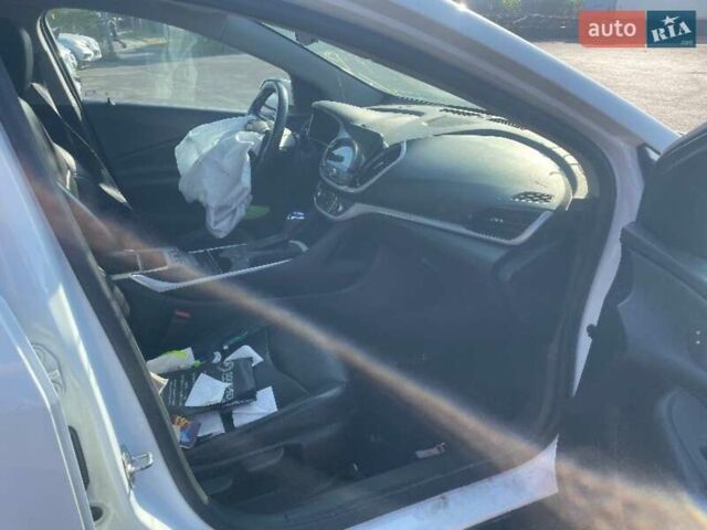 Белый Шевроле Вольт, объемом двигателя 1.49 л и пробегом 218 тыс. км за 13500 $, фото 20 на Automoto.ua