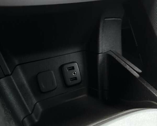 Белый Шевроле Вольт, объемом двигателя 1.49 л и пробегом 95 тыс. км за 18400 $, фото 38 на Automoto.ua