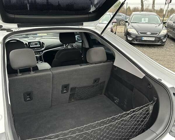 Білий Шевроле Вольт, об'ємом двигуна 1.49 л та пробігом 95 тис. км за 18400 $, фото 14 на Automoto.ua