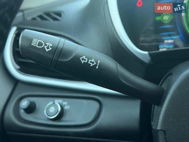 Білий Шевроле Вольт, об'ємом двигуна 1.5 л та пробігом 112 тис. км за 15990 $, фото 13 на Automoto.ua
