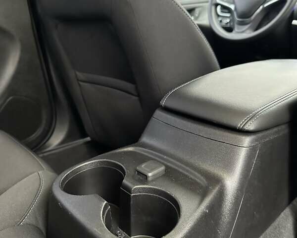 Білий Шевроле Вольт, об'ємом двигуна 1.49 л та пробігом 95 тис. км за 15999 $, фото 29 на Automoto.ua