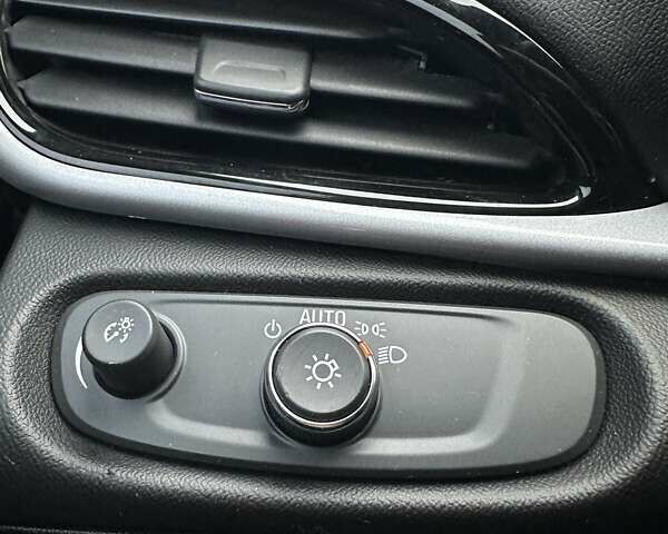 Белый Шевроле Вольт, объемом двигателя 1.49 л и пробегом 95 тыс. км за 18400 $, фото 32 на Automoto.ua