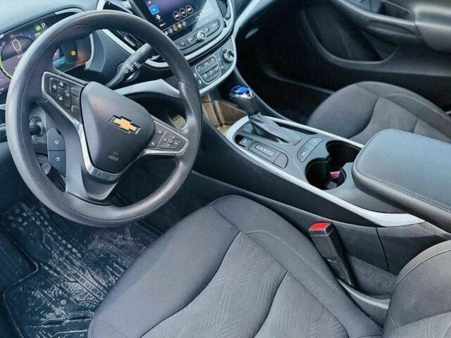 Белый Шевроле Вольт, объемом двигателя 1.5 л и пробегом 33 тыс. км за 11200 $, фото 4 на Automoto.ua