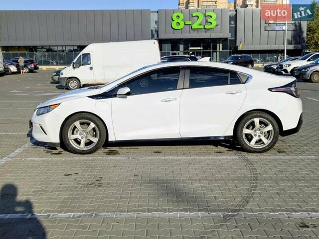 Белый Шевроле Вольт, объемом двигателя 1.49 л и пробегом 106 тыс. км за 16500 $, фото 1 на Automoto.ua