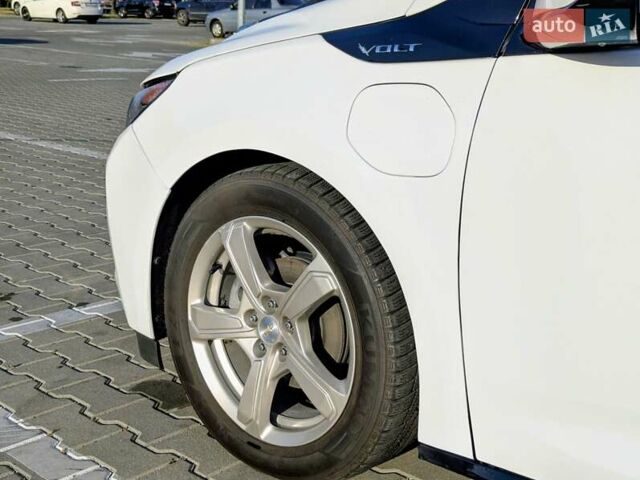 Белый Шевроле Вольт, объемом двигателя 1.49 л и пробегом 106 тыс. км за 16500 $, фото 14 на Automoto.ua
