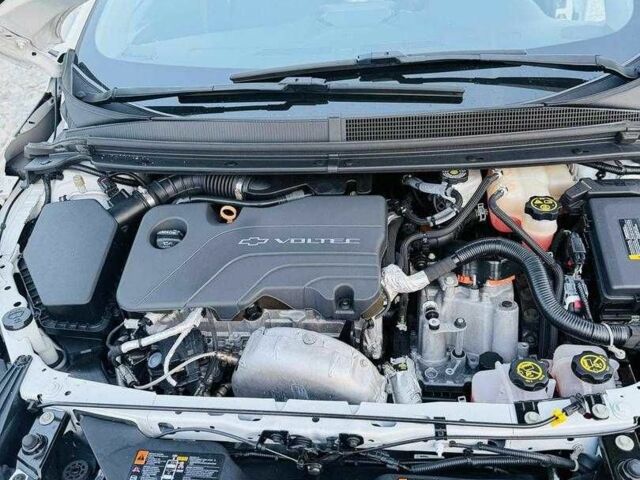 Белый Шевроле Вольт, объемом двигателя 1.5 л и пробегом 33 тыс. км за 11200 $, фото 5 на Automoto.ua