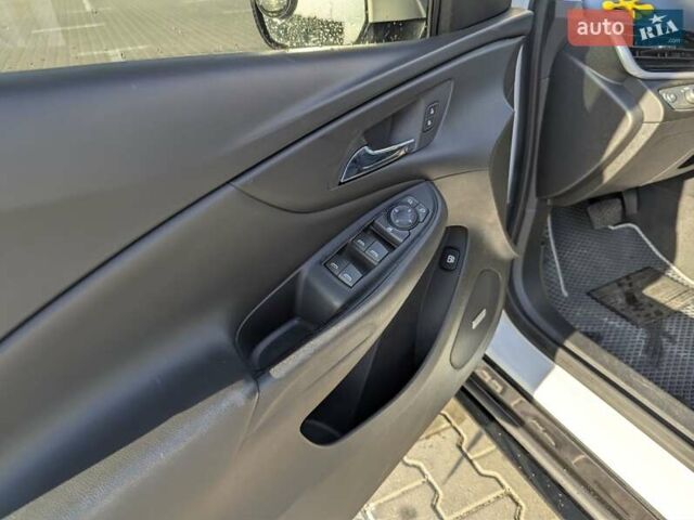 Белый Шевроле Вольт, объемом двигателя 1.49 л и пробегом 106 тыс. км за 16500 $, фото 18 на Automoto.ua