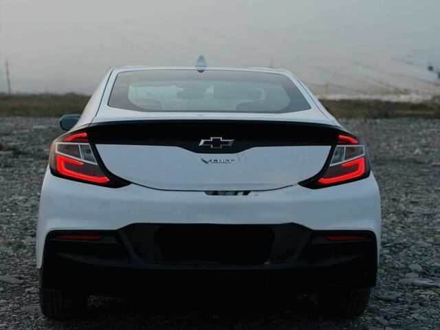 Белый Шевроле Вольт, объемом двигателя 1.5 л и пробегом 33 тыс. км за 11200 $, фото 3 на Automoto.ua