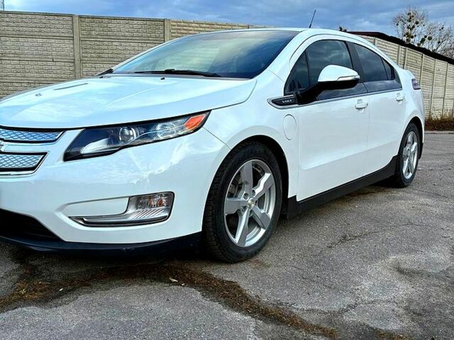 Белый Шевроле Вольт, объемом двигателя 1.4 л и пробегом 15300 тыс. км за 10200 $, фото 4 на Automoto.ua