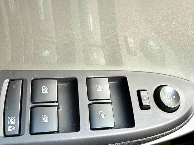 Белый Шевроле Вольт, объемом двигателя 1.4 л и пробегом 15300 тыс. км за 10200 $, фото 12 на Automoto.ua