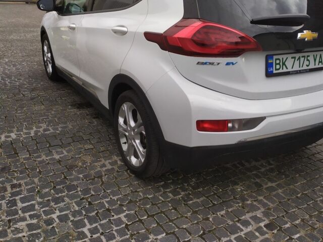 Белый Шевроле Вольт, объемом двигателя 0 л и пробегом 175 тыс. км за 15000 $, фото 2 на Automoto.ua