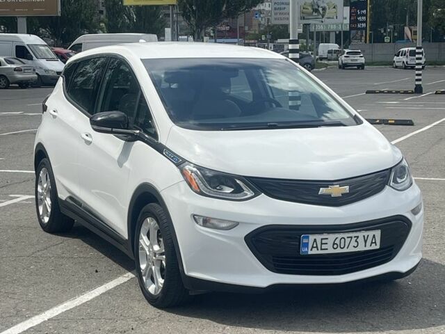 Белый Шевроле Вольт, объемом двигателя 0 л и пробегом 85 тыс. км за 12500 $, фото 1 на Automoto.ua