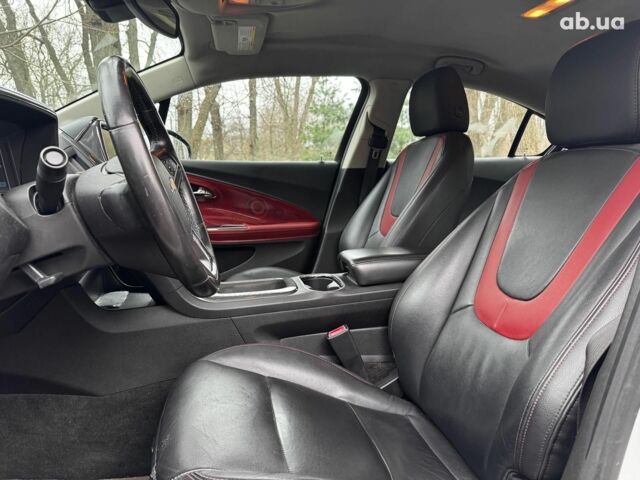 Белый Шевроле Вольт, объемом двигателя 1.4 л и пробегом 171 тыс. км за 10690 $, фото 13 на Automoto.ua