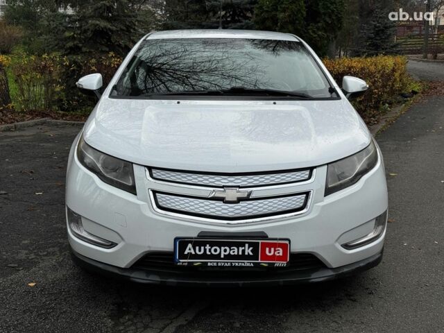 Белый Шевроле Вольт, объемом двигателя 1.4 л и пробегом 171 тыс. км за 10690 $, фото 1 на Automoto.ua