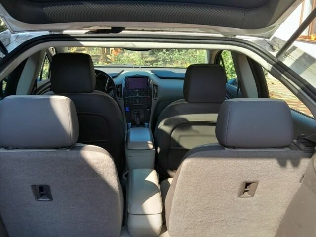 Белый Шевроле Вольт, объемом двигателя 1.4 л и пробегом 184 тыс. км за 10000 $, фото 5 на Automoto.ua