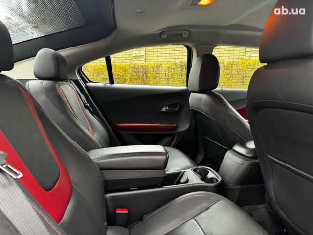 Белый Шевроле Вольт, объемом двигателя 1.4 л и пробегом 171 тыс. км за 10690 $, фото 17 на Automoto.ua