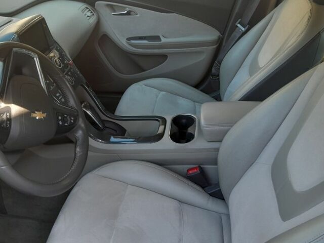 Белый Шевроле Вольт, объемом двигателя 1.4 л и пробегом 184 тыс. км за 10000 $, фото 3 на Automoto.ua