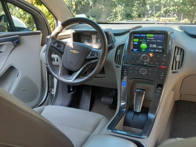 Белый Шевроле Вольт, объемом двигателя 1.4 л и пробегом 184 тыс. км за 10000 $, фото 9 на Automoto.ua