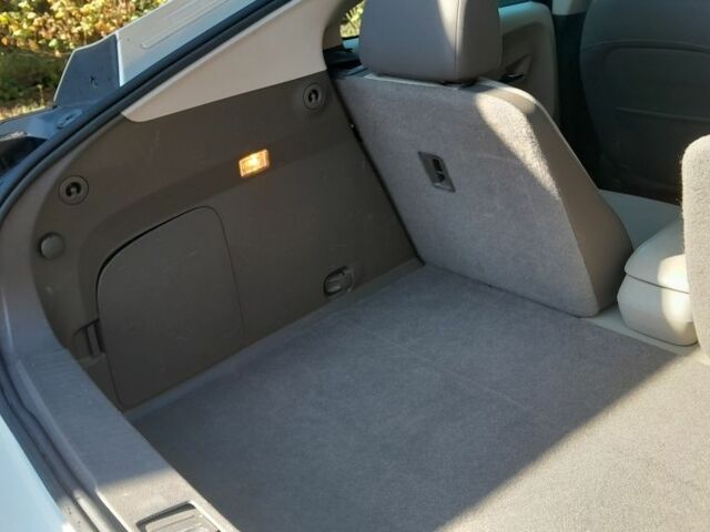 Белый Шевроле Вольт, объемом двигателя 1.4 л и пробегом 184 тыс. км за 10000 $, фото 8 на Automoto.ua