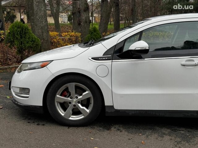 Белый Шевроле Вольт, объемом двигателя 1.4 л и пробегом 171 тыс. км за 10690 $, фото 9 на Automoto.ua