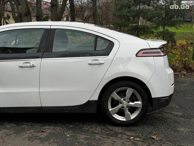 Белый Шевроле Вольт, объемом двигателя 1.4 л и пробегом 171 тыс. км за 10690 $, фото 8 на Automoto.ua