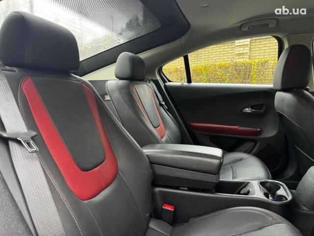 Белый Шевроле Вольт, объемом двигателя 1.4 л и пробегом 171 тыс. км за 10690 $, фото 18 на Automoto.ua