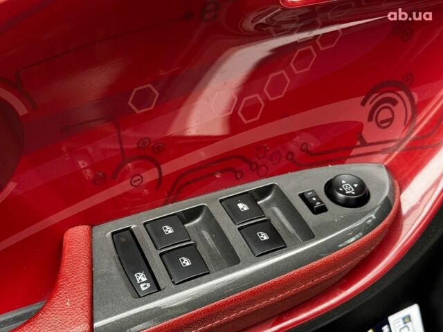 Белый Шевроле Вольт, объемом двигателя 1.4 л и пробегом 171 тыс. км за 10690 $, фото 15 на Automoto.ua