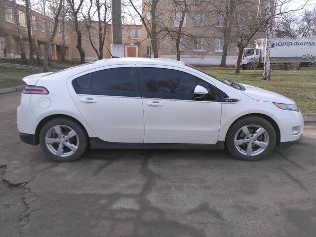 Шевроле Вольт 2013 в Кривом Роге на Automoto.ua Белый Шевроле Вольт, объемом двигателя 1.4 л и пробегом 215 тыс. км за 9000 $, фото 1 на Automoto.ua