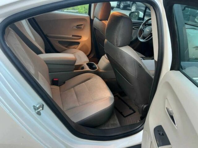 Белый Шевроле Вольт, объемом двигателя 1.4 л и пробегом 81 тыс. км за 1900 $, фото 10 на Automoto.ua