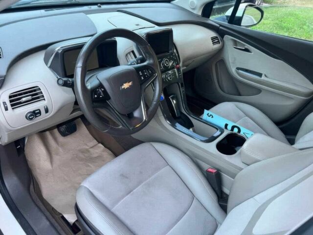 Белый Шевроле Вольт, объемом двигателя 1.4 л и пробегом 84 тыс. км за 10200 $, фото 8 на Automoto.ua