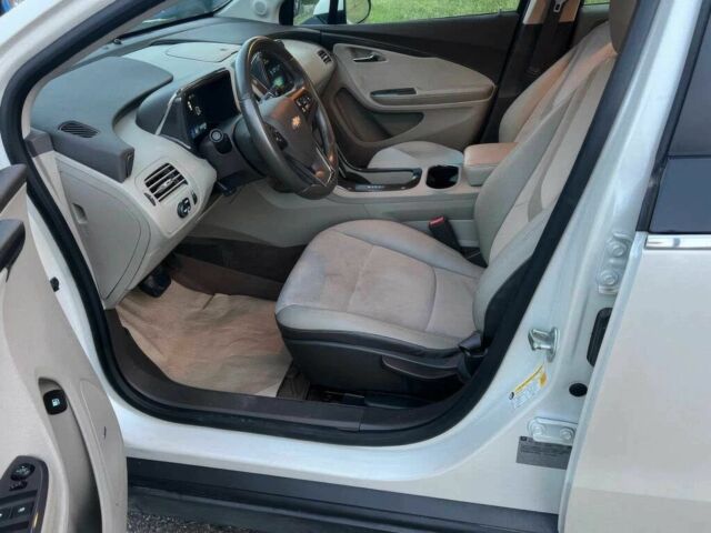 Белый Шевроле Вольт, объемом двигателя 1.4 л и пробегом 84 тыс. км за 10200 $, фото 10 на Automoto.ua