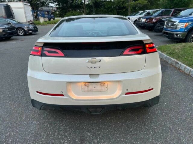 Білий Шевроле Вольт, об'ємом двигуна 1.4 л та пробігом 88 тис. км за 10000 $, фото 5 на Automoto.ua