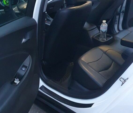 Білий Шевроле Вольт, об'ємом двигуна 1.5 л та пробігом 93 тис. км за 15300 $, фото 5 на Automoto.ua