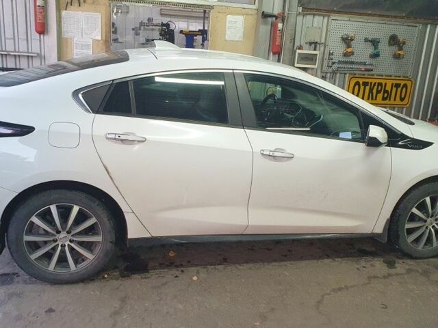 Білий Шевроле Вольт, об'ємом двигуна 1.5 л та пробігом 93 тис. км за 15300 $, фото 12 на Automoto.ua