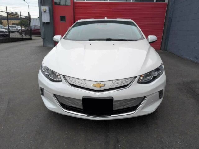 Белый Шевроле Вольт, объемом двигателя 1.5 л и пробегом 62 тыс. км за 3800 $, фото 1 на Automoto.ua