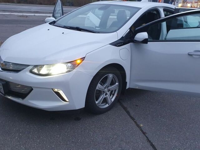 Білий Шевроле Вольт, об'ємом двигуна 1.5 л та пробігом 93 тис. км за 15300 $, фото 7 на Automoto.ua