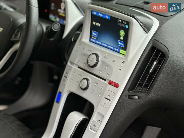 Черный Шевроле Вольт, объемом двигателя 1.4 л и пробегом 159 тыс. км за 10900 $, фото 13 на Automoto.ua