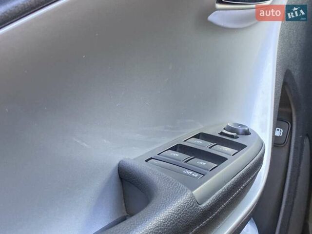 Черный Шевроле Вольт, объемом двигателя 1.4 л и пробегом 165 тыс. км за 10500 $, фото 10 на Automoto.ua