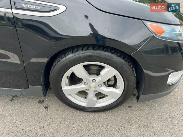 Черный Шевроле Вольт, объемом двигателя 1.4 л и пробегом 129 тыс. км за 12500 $, фото 1 на Automoto.ua