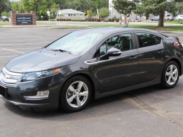 Черный Шевроле Вольт, объемом двигателя 1.4 л и пробегом 135 тыс. км за 5100 $, фото 2 на Automoto.ua