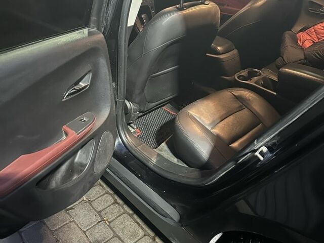 Черный Шевроле Вольт, объемом двигателя 1.4 л и пробегом 230 тыс. км за 10500 $, фото 5 на Automoto.ua