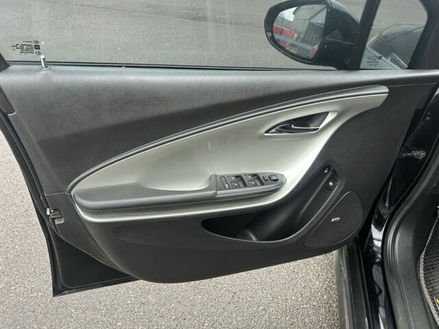 Черный Шевроле Вольт, объемом двигателя 1.5 л и пробегом 180 тыс. км за 9950 $, фото 14 на Automoto.ua