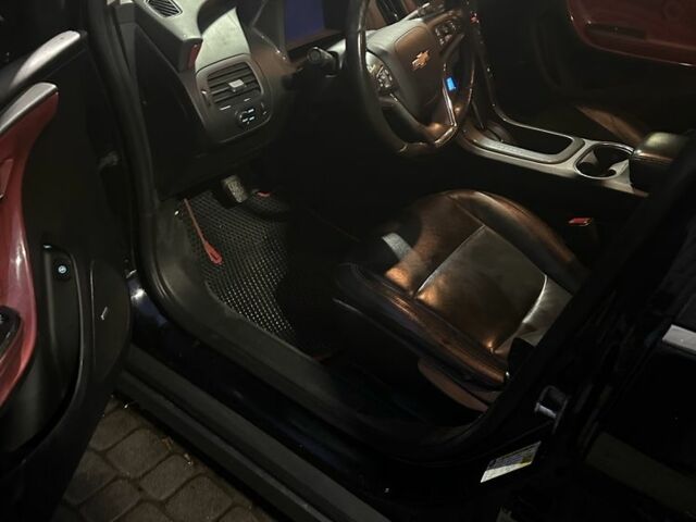 Черный Шевроле Вольт, объемом двигателя 1.4 л и пробегом 230 тыс. км за 10500 $, фото 4 на Automoto.ua