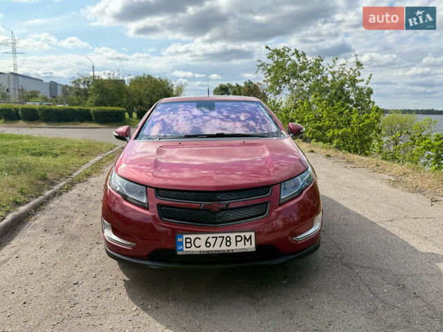 Красный Шевроле Вольт, объемом двигателя 1.4 л и пробегом 225 тыс. км за 11000 $, фото 1 на Automoto.ua