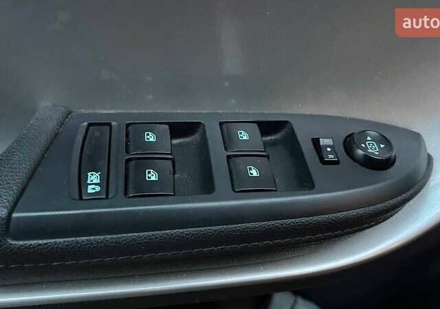 Красный Шевроле Вольт, объемом двигателя 1.4 л и пробегом 155 тыс. км за 9590 $, фото 12 на Automoto.ua