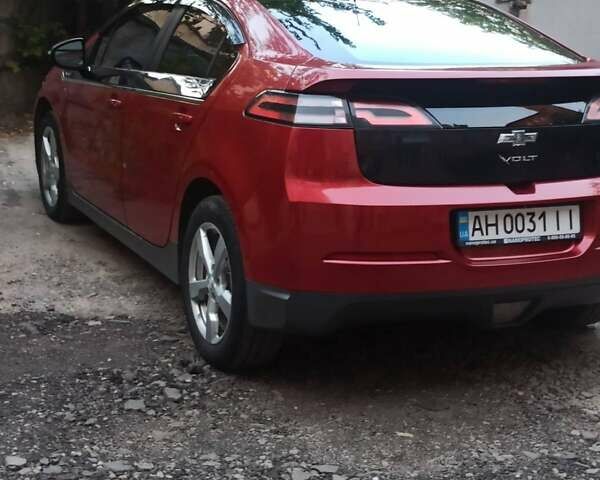 Красный Шевроле Вольт, объемом двигателя 1.4 л и пробегом 235 тыс. км за 9000 $, фото 2 на Automoto.ua